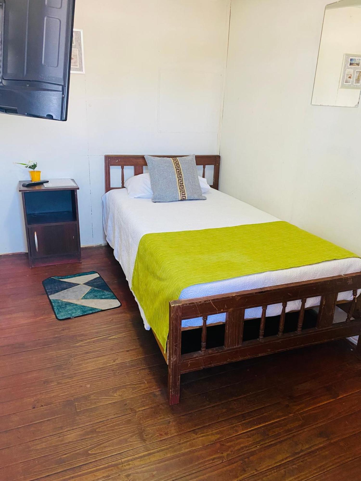 Hostal 3 Norte Сан-Антонио Экстерьер фото