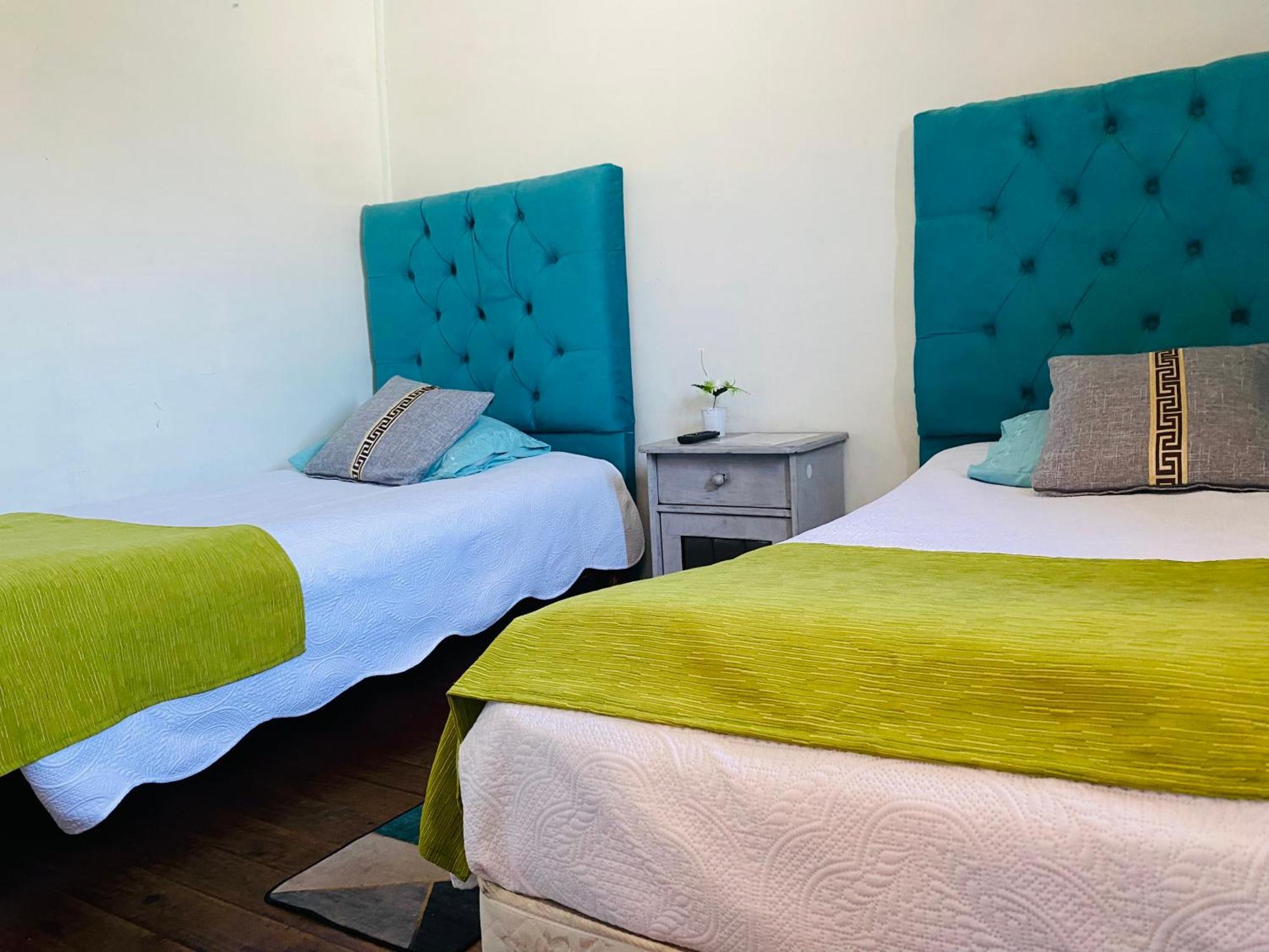 Hostal 3 Norte Сан-Антонио Экстерьер фото